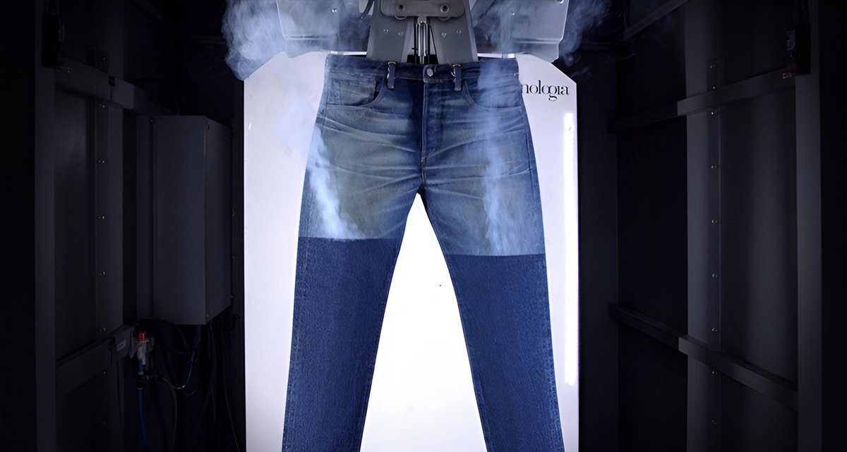luxinarlasers's tweet image. From chemical waste to clean innovation: Luxinar&apos;s CO2 lasers transform denim production. Authentic vintage effects in seconds, zero chemicals, zero water waste. The fashion industry is evolving. #SustainableFashion #LaserTech #Denim #CleanTech