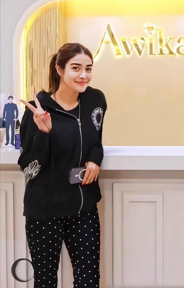 ว่าง tweet media