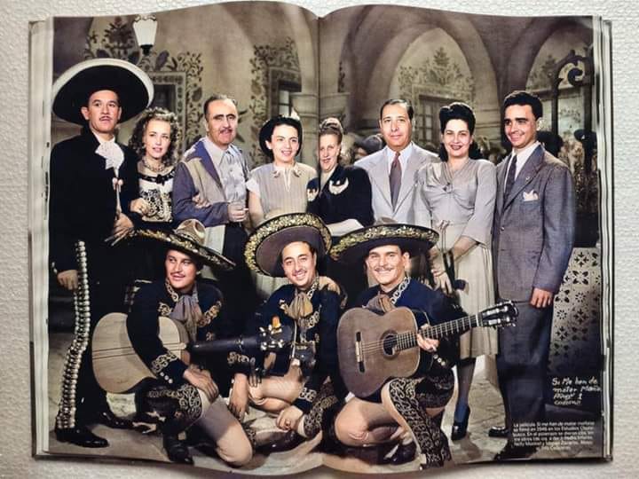 980lameramera's tweet image. Pedro Infante empezó a filmar la película “Si me han de matar mañana” el 17 de septiembre de 1946.   Pedro compartió el protagónico con la bellísima Sofía Álvarez.
Inician #4Gallosalas4 en el 980 de am en #LoAngeles 980lameramera.com
Foto: Club Ciudad Pedro Infante