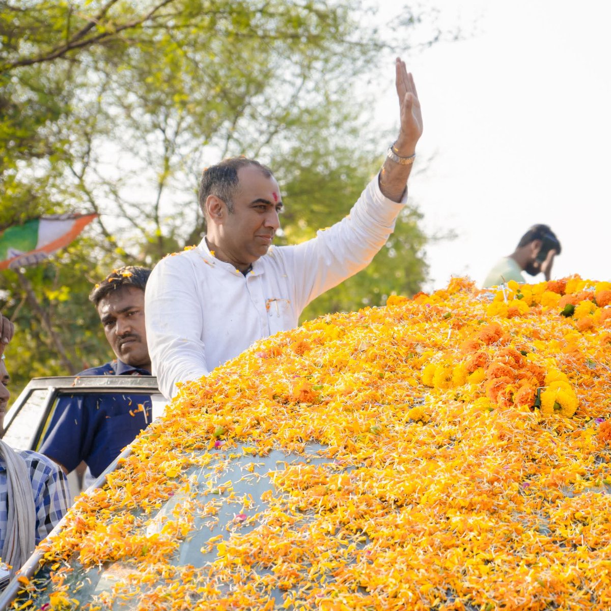पूर्व मंत्री श्री प्रियव्रत सिंह जी को जन्मदिन की हार्दिक बधाई एवं शुभकामनाएं।

ईश्वर से आपके उत्तम स्वास्थ्य एवं दीर्घायु जीवन की कामना करता हूं।