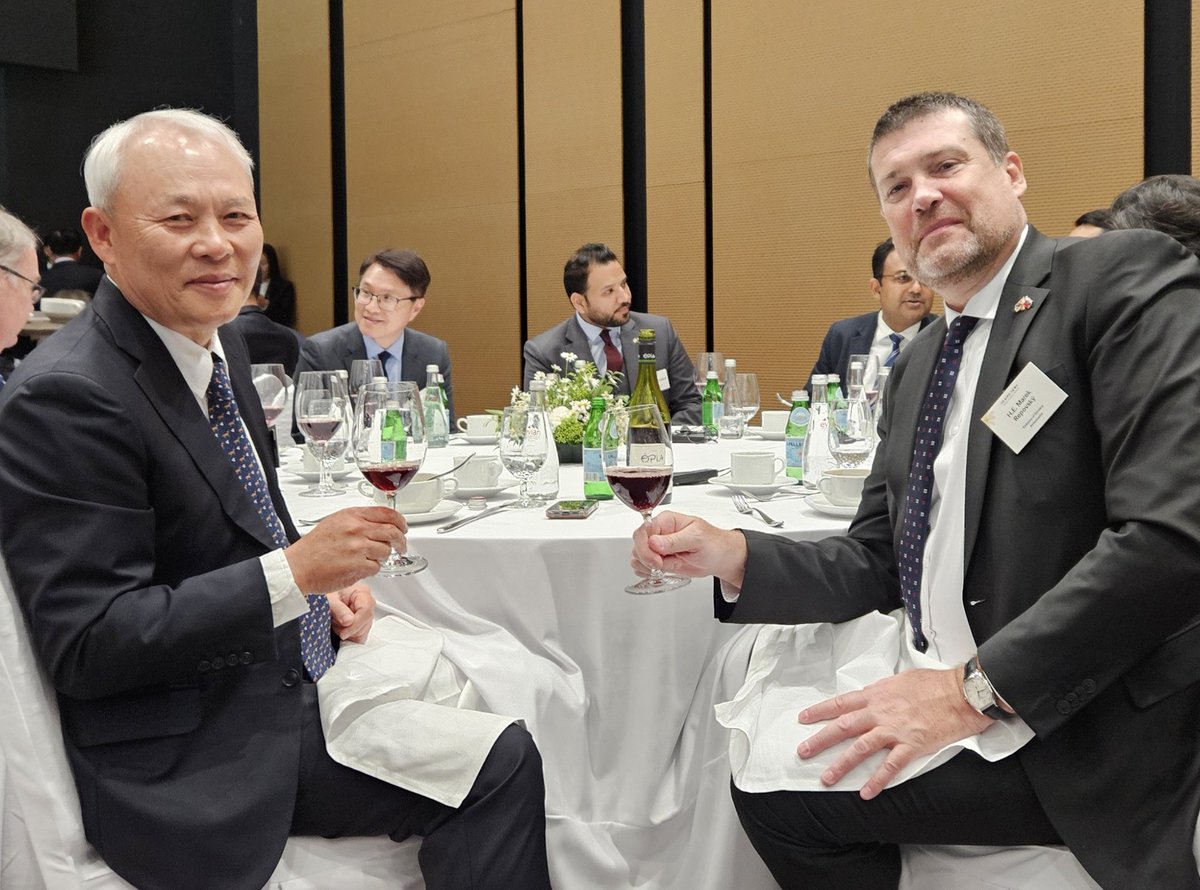 M.Repovsky tweet media