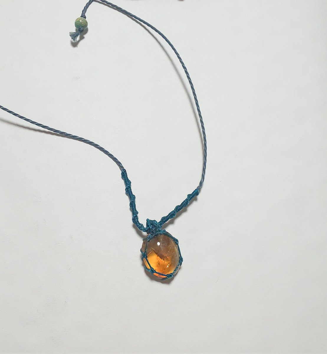 そーいや石フリマで買ったシトリンのマクラメオーダーメイドネックレス