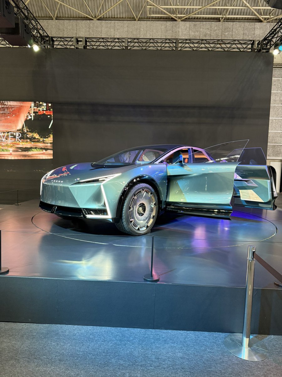 qq7b4d99k's tweet photo. #japanmobilityshowkansai2025
#大阪モーターショー
#lexus
#レクサス
#インテックス大阪 https://t.co/EvFcNmHLj1