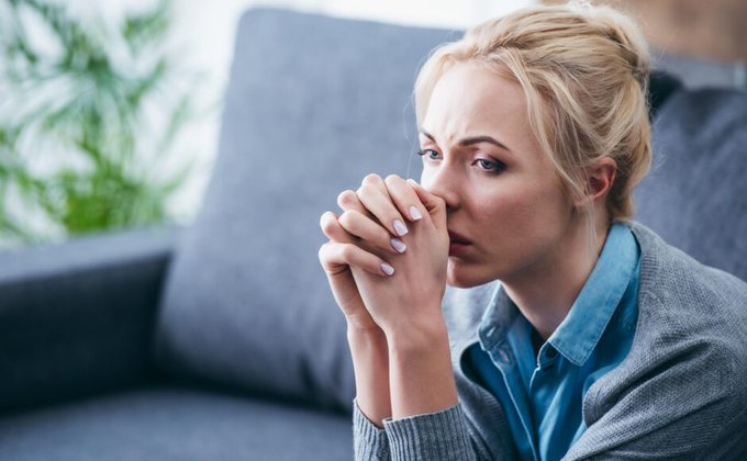 9 عادات بسيطة تغيّر حياتكِ.. خطوات يومية لتحرير العقل من سجن القلق وفتح باب الصفاء الداخلي 