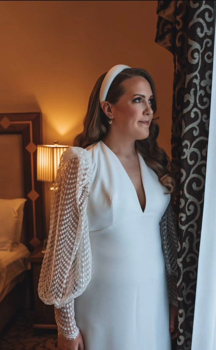 It is with deep sadness that we share the news of the passing of Annmarie Alice McLoughlin (née Dunne), beloved daughter of owner, Berty Dunne and cherished member of the Dunne, McLoughlin and Annebrook House family.