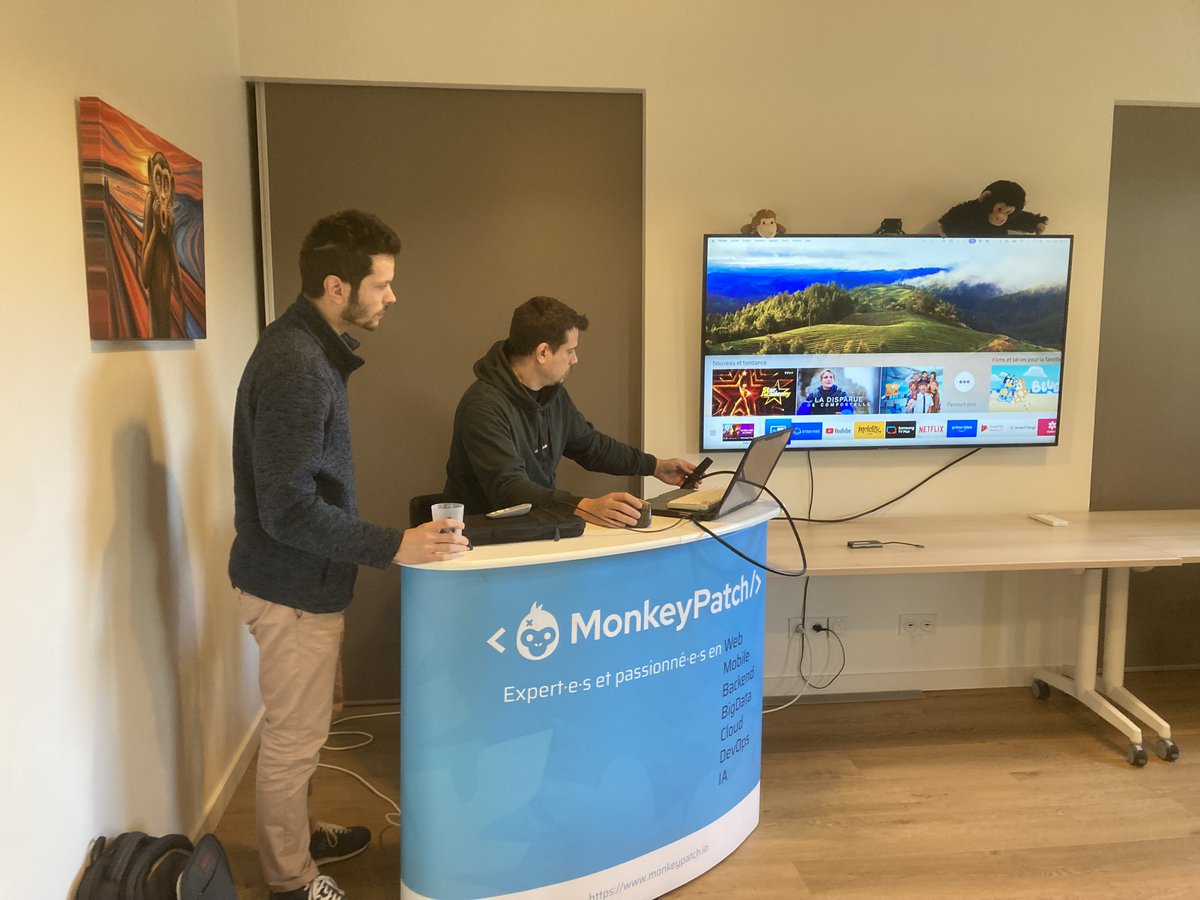 🗣️  C'est l'heure de la MonkeyConf !

Une journée "mini-conférence" interne (avec quelques copains Frédéric Cabestre, Didier Plaindoux, Igor Laborie 😃) pour parler de nos sujets de veille.

Au programme :
- Raytracing
- jOOQ &amp; GraphQL
- Domotique
- IA
- Moto
- Rust
- Prolog

😍