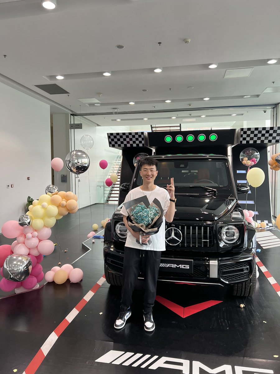 okav.com | 奔驰女销售的业绩都是这么完成的吗？.gto\, image size:900x1200