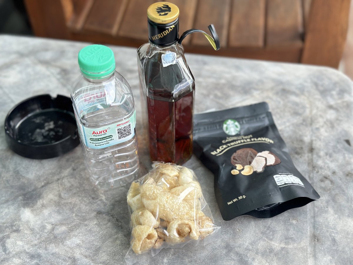 ผู้ชายขี้เหงา tweet media