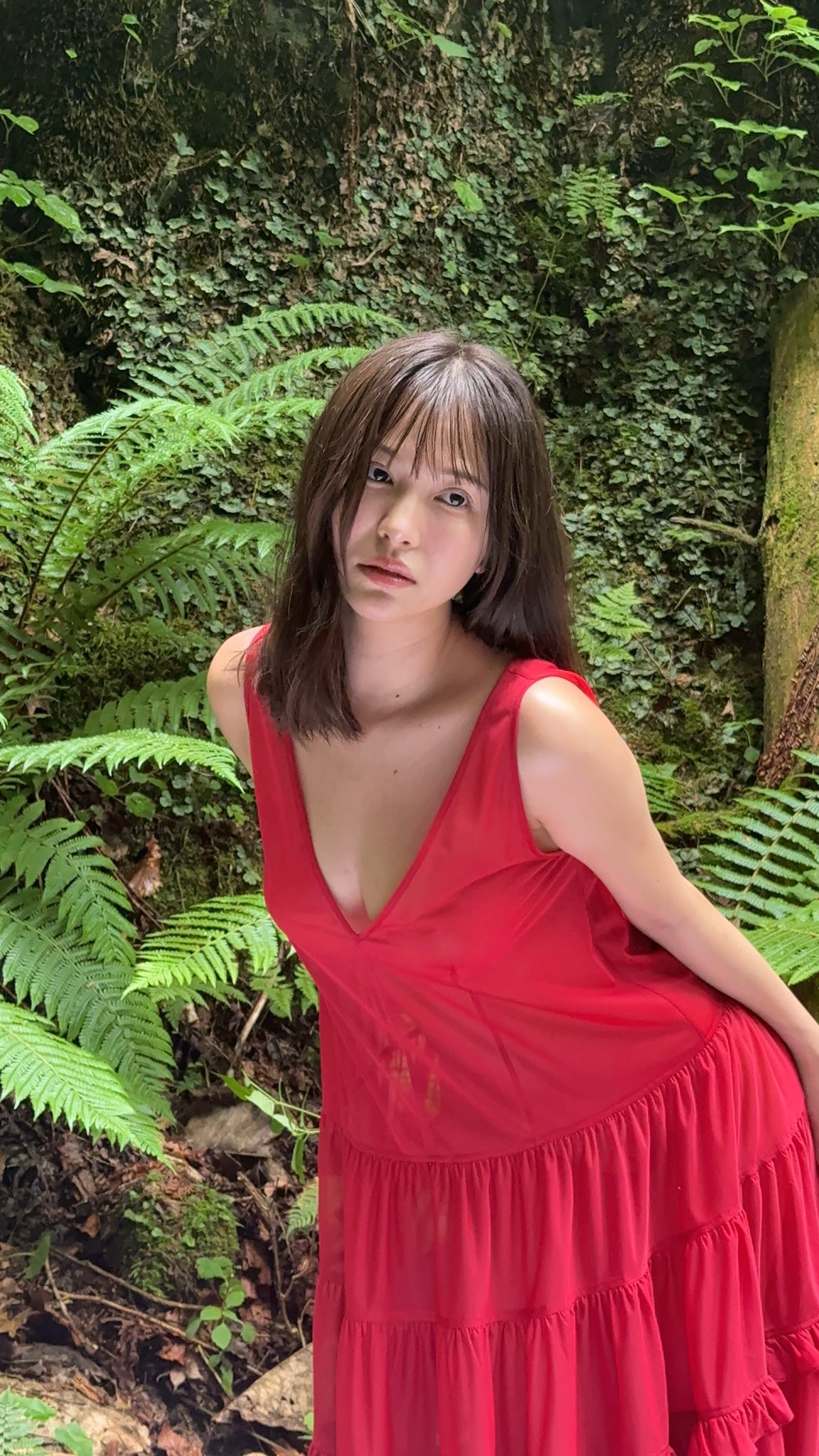 グラドル鈴木聖(25)が1st写真集で乳首ピンコ立ち