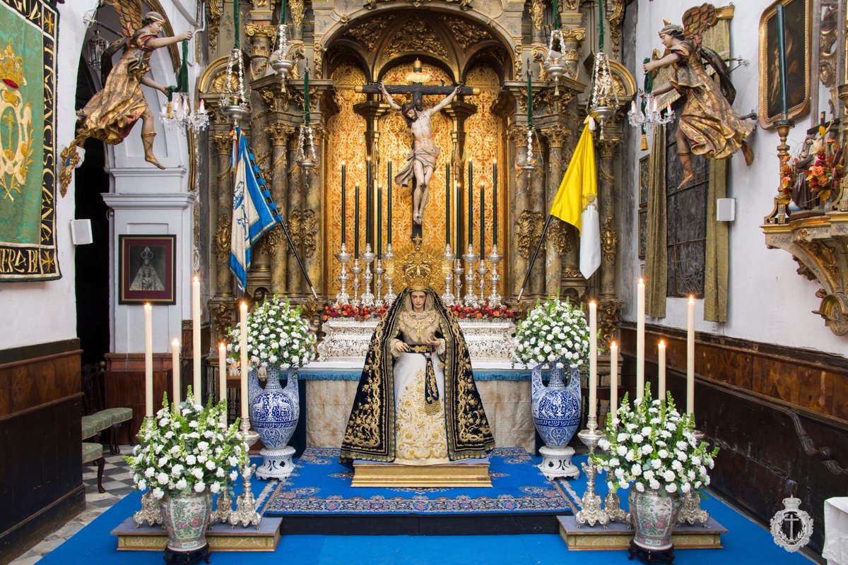 Nuestra Señora de la Soledad en Devoto Besamanos
