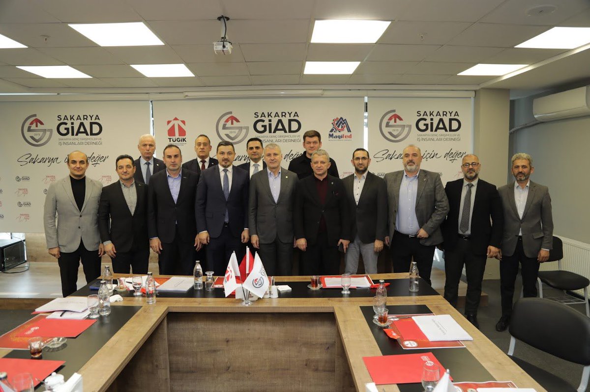 Başkanımız R. Şamil Dedeoğlu, Sakarya Ekonomi Tabanlı Sivil Toplum Kuruluşları aylık istişare toplantısına katılım sağladı.

Toplantı, Sakarya GİAD Derneği Yönetim Kurulu Başkanı Zafer Bekdemir’in ev sahipliğinde gerçekleşti. Misafirperverlikleri için kendilerine teşekkür ederiz.