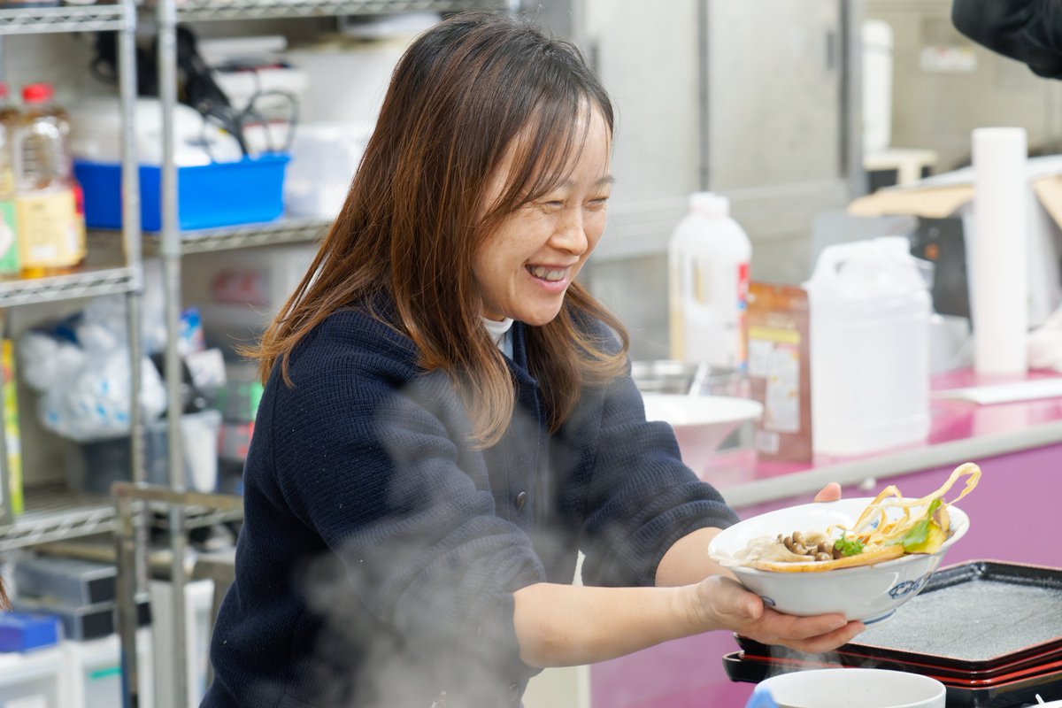 今日は大和ラーメン学校の最終日でした！

今回の学校はいつも行っている模擬店のメニューをはじめて生徒さんに考えていただきました✨
お店で提供することを想定して作った一杯です🍜

とっても美味しそうですよね😊✨

#大和麺学校 #大和ラーメン学校 #ラーメン #麺 #自家製麺