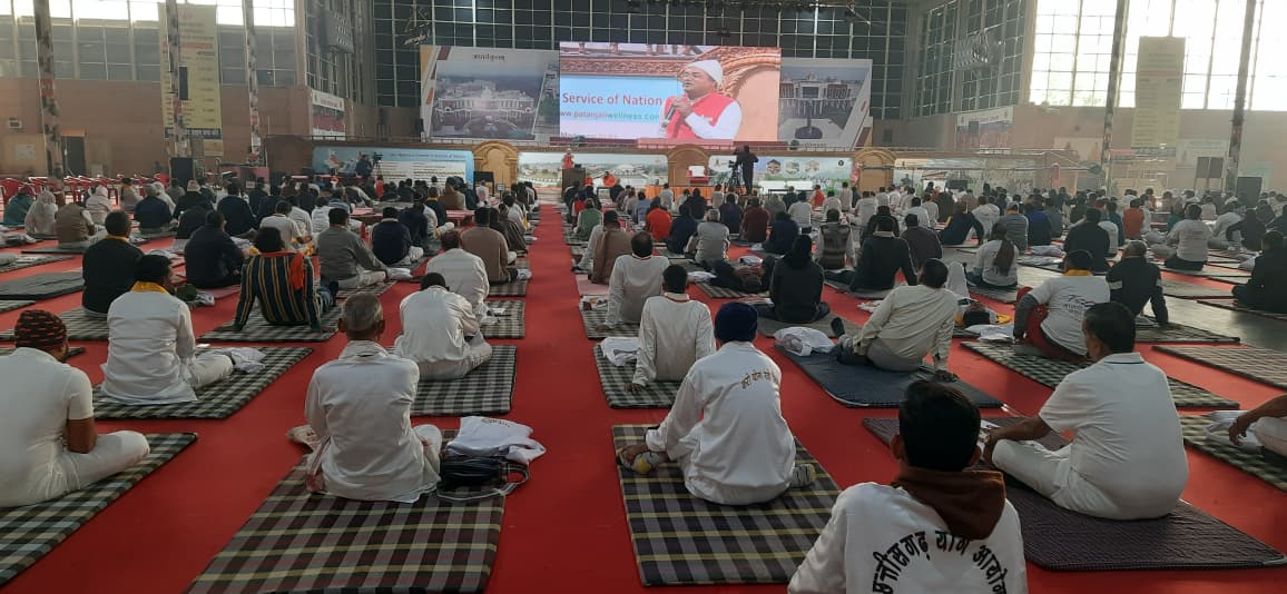 5 से 9 दिसंबर 2025 मुख्य योग शिक्षक प्रशिक्षण शिविर में गोवा, मध्य प्रदेश, गुजरात, राजस्थान, महाराष्ट्र, मुंबई से आए हुए प्रतिभागियों को संस्था का परिचय करते हुए आदरणीय भाई राकेश जी, मुख्य केन्द्रीय प्रभारी #BharatSwabhiman  #patanjali