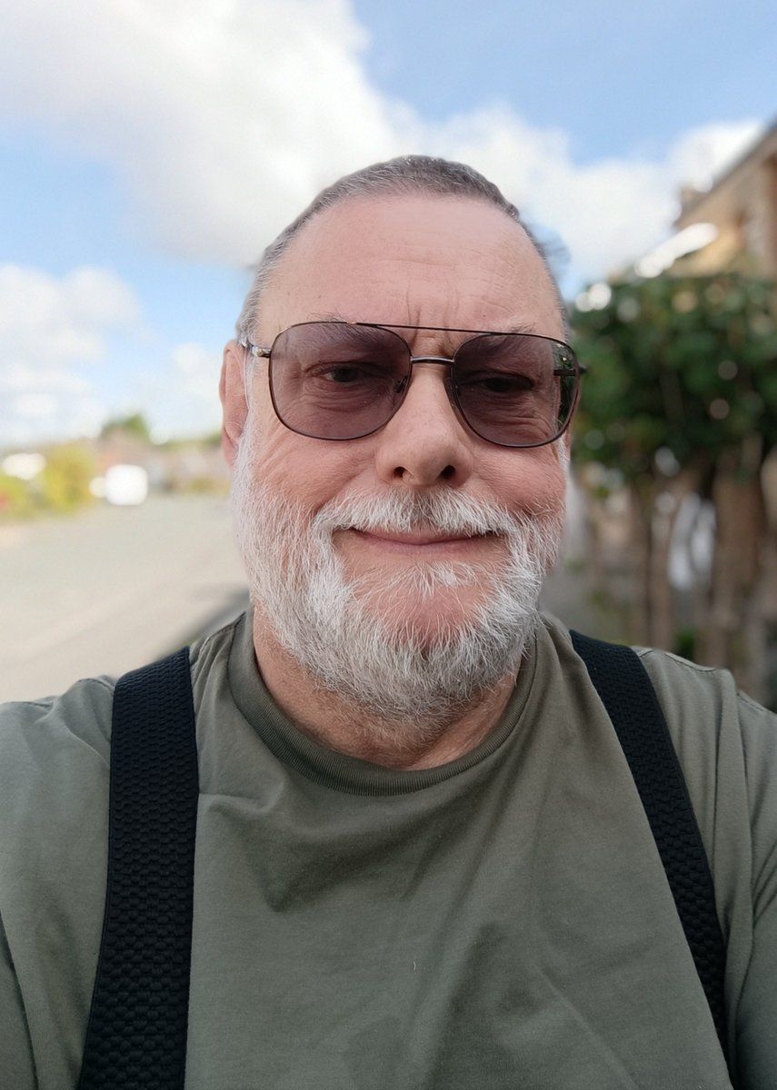 💙 John’s journey with bowel cancer shows why early detection matters.
This #Decembeard, let’s break the silence: talk health 🗣, attend screenings 🔍, support each other ❤️
Early diagnosis saves lives!
<a href="/bowelcanceruk/">Bowel Cancer UK</a> 
#MaleCancerAwareness #BowelCancer #NHS