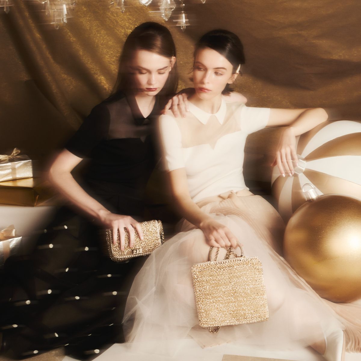 2025年秋冬の新色 ORO BIANCO(ホワイトゴールド)。 マットホワイトと
