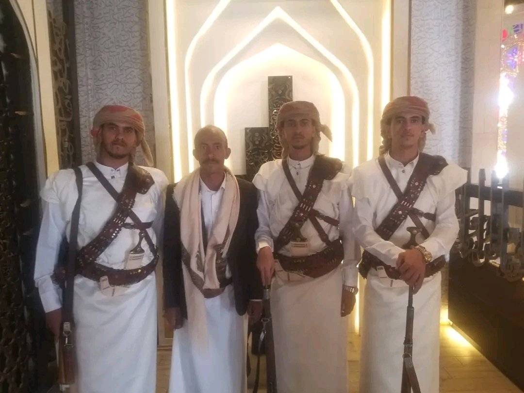 m13jaber's tweet photo. ألف مليون مبروك لأبزيائي الغاليين : محمد وبسام وبشار ، أولاد الشهيد المرحوم قناف العوبلي زواجهم المبارك ودخولهم القفص الذهبي الذي تم في يوم الخميس 27 / 11 / 2025 م .. أسأل الله أن يسعدهم ويصلح شأنهم ويرزقهم الذرية الصالحة 🎆🎉✨❤ https://t.co/3HB858HCsW