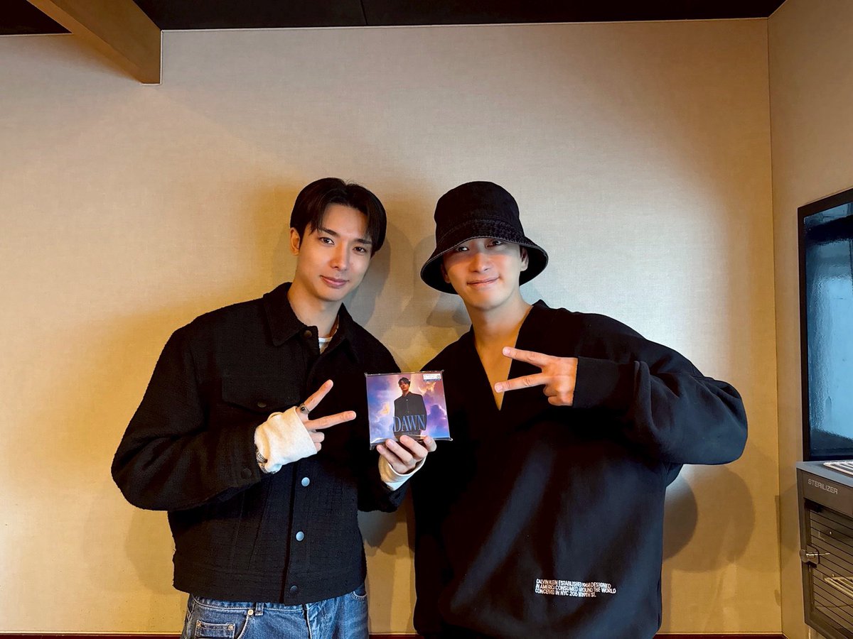 popktop10friday's tweet photo. K-STAR CHART presents
🎊POP-K TOP10 Friday🎊

【ゲストアフタートーク更新！🗣️】

【#CHANSUNG さん】と
#安達祐人 さんによるアフタートークです✨
#チャンソン さんのお話に安達さんも興味津々です！

➡️https://t.co/bMQWhnvQin

@CHANSUNG_JAPAN
@follow_2PMJP 
#2PM #CHANSUNG #チャンソン #DAWN
#ポプコン #TOKYOFM
