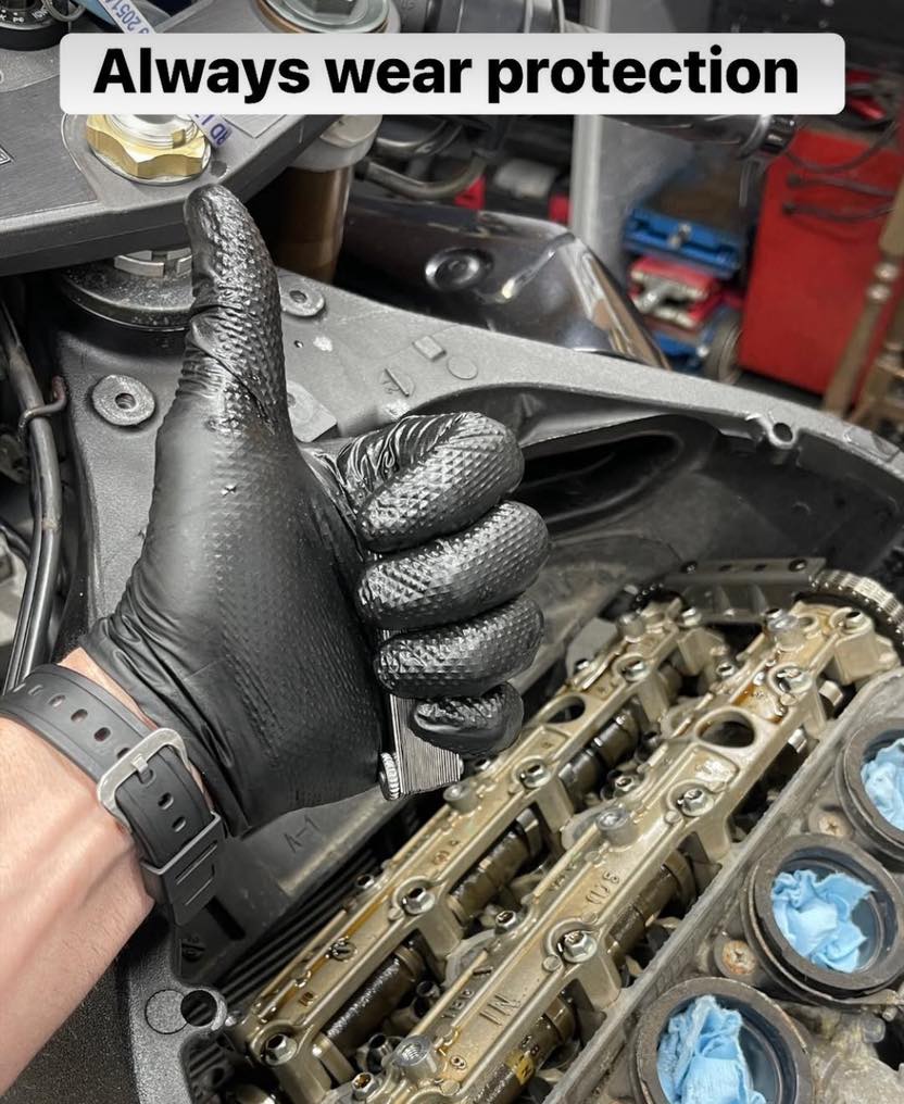 “Cleanest hands on a mechanic I’ve ever seen”

Compliment or…..
Well, I’ll take it as one 😂

So a word of advice, always go in with protection on.
I care for my too much for my L’Oréal hand modelling contract to let them look bad 😜

#diaryofamotorcyclemechanic