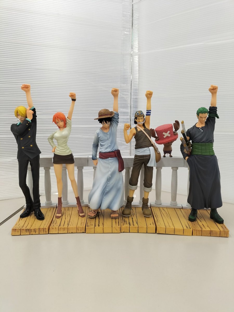 hobby_offhamano's tweet photo. ワンピースの
ドラマチックショーケース・仲間の印
六体セットで入りました！

名シーンが今目の前に広がります
後ろ姿は有名ですが、前面は意外とレアかも？
#ホビーオフ
#ワンピース https://t.co/jPhnodpgoS