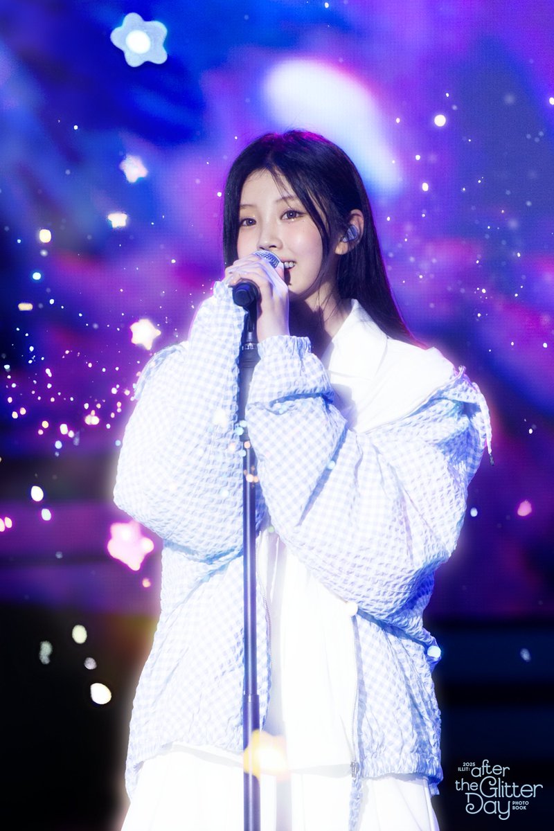 ILLIT_official's tweet photo. 2025 ILLIT : AFTER THE GLITTER DAY PHOTOBOOK Preview Cuts #1
📍2025 ILLIT GLITTER DAY IN SEOUL
🗓️ RELEASE : 25.12.22ㅣMonㅣKST
#ILLIT #아일릿
#GLITTERDAY
#GLITTERDAY_PHOTOBOOK https://t.co/76fgoXg6Ju