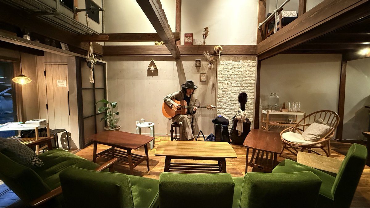 ただいまリハーサル中。

@松本市のカフェLarchにて
Open 18:00
Start 18:30
中村大史ソロライブ
charge:¥2,500+1order

いい音響いてます！飛び込みもOK。
ぜひお近くの方お立ち寄りください！