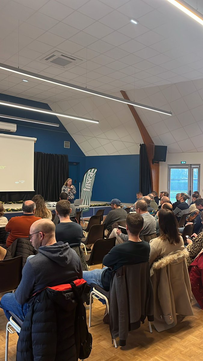 fnsea18's tweet photo. ✅ Début de la journée avicole à #Blancafort !
Plus de 50 participants se sont réunis pour découvrir et échanger autour de la filière #avicole, ses enjeux et ses opportunités.
🙏Merci à nos partenaires présents : Sanders, Criavi Tellus, LDC et le @CA_Centre_Loire
#aviculture https://t.co/JVLleRc9vU