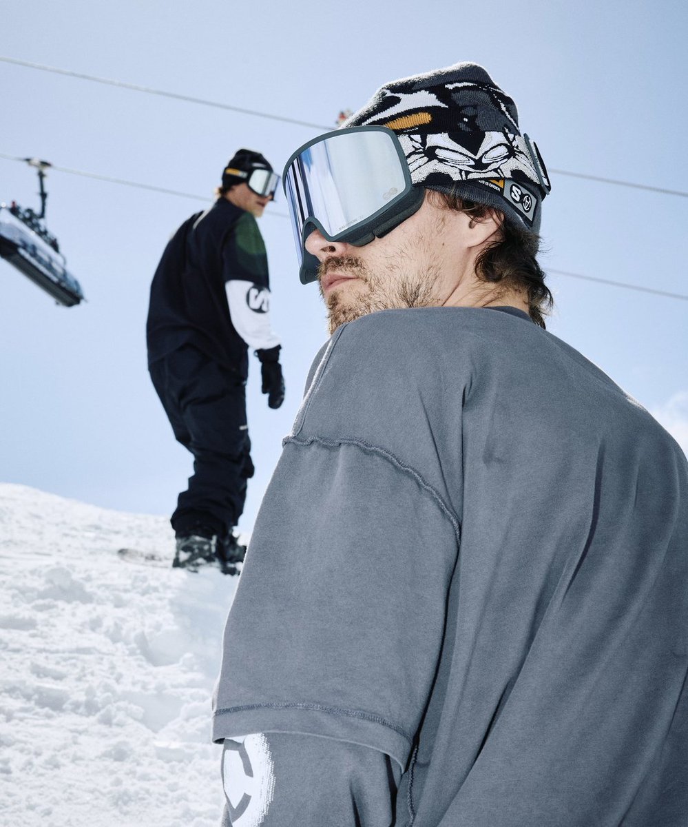 メルさん　専用 本日販売開始 → 2000年代初頭のカルチャーをルーツにした存在感ある