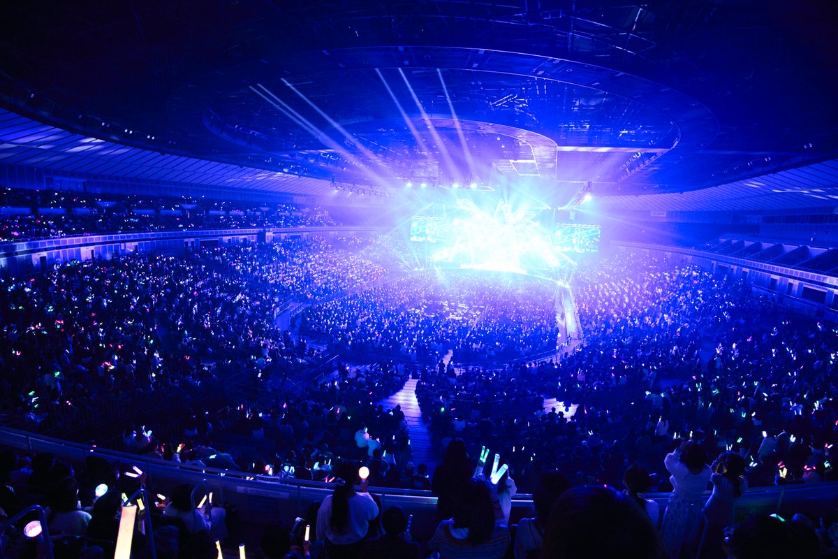 BUZZRHYTHM_NTV's tweet photo. 今夜のバズリズムは「バズリズムLIVE 2025 DAY2」
ライブステージと裏側トークの模様をお届け！
25:14〜放送です　お楽しみに！
※地域によって放送時間が異なります

＼ あす12/6(土)19時からは！／
#バズライブ【DAY2️⃣】のHulu配信スタート🕺
今夜のバズリズム02をご覧になった後にも
たっぷり楽しんでいただけます🔥

さらに【DAY1️⃣】は見逃し配信中📱⚡️
視聴チケットは〘各日・𝟭,𝟬𝟬𝟬円(税込)〙！！！
お手頃価格ですがボリュームたっぷりと
皆様からご好評いただいております🙌
寒さも増してくる今週末のお家時間のお供に💁‍♀️

👇チケットの購入はコチラ
https://t.co/QgwksPsSg0
※12/6(土)19時〜 DAY2 擬似ライブ配信
※2週間の見逃し配信付き
※見逃し配信は擬似ライブ配信終了後
     準備が整い次第になります
※Huluの月額会員でなくてもOK🙆‍♀️
※見逃し配信中ももちろんチケット購入可能

❬❰ DAY1 ラインナップ ❱❭
超特急 / T.N.T / NiziU / muque
RIP SLYME / ONE N' ONLY

❬❰ DAY2 ラインナップ ❱❭
原因は自分にある。 / 櫻坂46 / syudou
BUDDiiS/ HANA / 龍宮城

** ┈┈┈┈┈┈┈┈┈┈┈┈**
あす12/6(土)19時〜DAY2 配信スタート📱✨
🎧バズリズム 𝗟𝗜𝗩𝗘 𝟮𝟬𝟮𝟱 [Hulu配信版]🎸
** ┈┈┈┈┈┈┈┈┈┈┈┈**
❮配信日時❯
DAY1 🕺見逃し配信中 12/14(日)23:59まで
DAY2 🎤12/6(土)19時〜
DAY3 🎸12/13(土)19時〜

❮視聴チケット❯
各日・1,000円（税込）

※権利の都合上、一部楽曲をカットした配信版でお送りいたします。
※アーティストによって、出演時間、演奏曲数等などが異なることをあらかじめご了承ください。

ıllıllııllıllııllıllııllıllııllıllııllıllııllıllııllıllı
-- #バズリズム 𝗟𝗜𝗩𝗘 𝟮𝟬𝟮𝟱 Hulu配信版--

DAY1
超特急 / T.N.T / NiziU / muque
RIP SLYME / ONE N' ONLY

DAY2
原因は自分にある。 / 櫻坂46 / syudou
BUDDiiS/ HANA / 龍宮城

DAY3
CLAN QUEEN / Saucy Dog
sumika / マルシィ
UNISON SQUARE GARDEN / Lavt