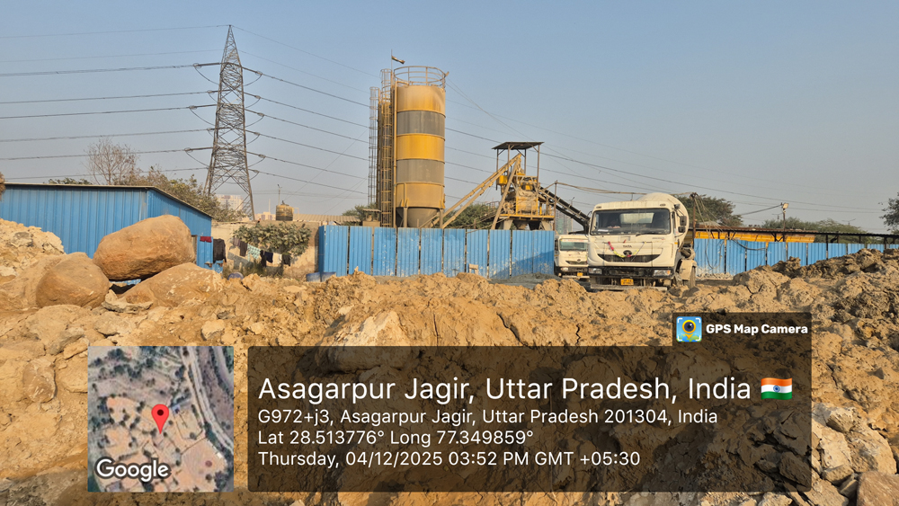 skmaheshwari9's tweet photo. नोएडा में गैरकानूनी RMC Plants (Ready Mix Concrete) द्वारा अत्यधिक वायु प्रदूषण किया जा रहा है। 12 से ज्यादा गैरकानूनी रूप से चल रहे RMC प्लांट सेक्टर 94 से 135 नोएडा तक यमुना के डूब क्षेत्र (खादर) में लगे हुये हैं। इस गैस चैम्बर से जनता को कैसे राहत मिले? कोई है या नहीं? https://t.co/Ye1Aocjv8T