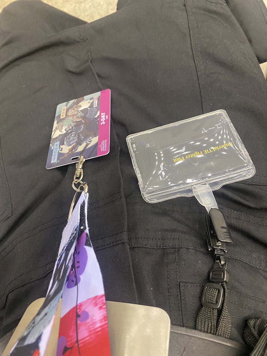 あ、他にTIEパイ居たら見分けつかなくなると思うので今回も名刺をベルトからぶら下げます
ベルトから何か垂れてるなと思ったら多分僕です笑
※写真はSWCJの時の