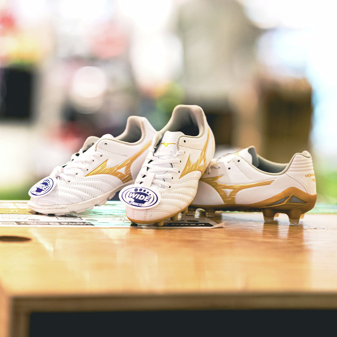 soccershop_kamo's tweet image. 部活生にオススメの #ミズノ「モナルシーダシリーズ」に2026春夏 新作スパイク＆シューズが登場✨

#サッカーショップKAMO にて、ただいま好評発売中！
※一部遅延している品番がございます。詳細は各店舗へお問い合わせください。

詳しくはこちら🔽
x.gd/e0Drz

#mizuno
#KAMO