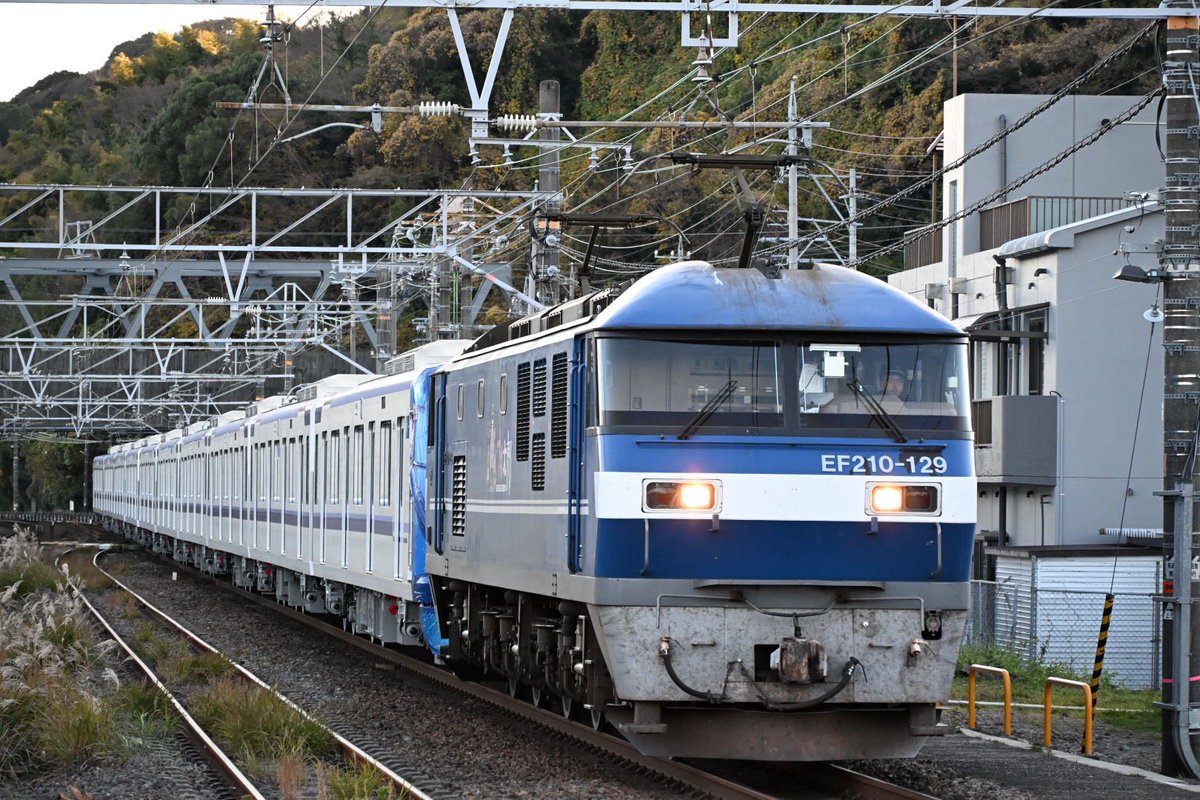 Rail710's tweet image. 2025.12.5
東京メトロ半蔵門線18000系甲種輸送
EF210-129+18119F