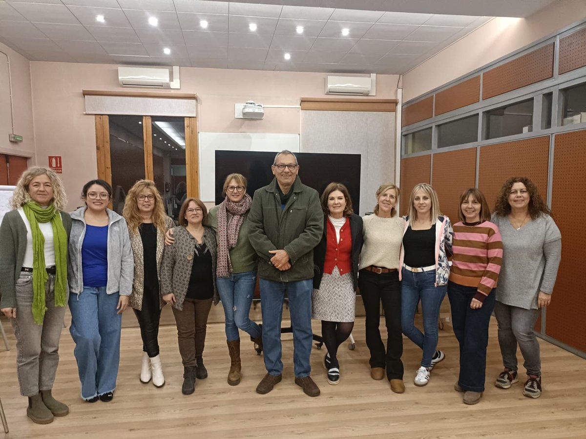Dimecres va finalitzar el curs d'Autocura per superar vivències estressants a Torelló. Tot un èxit!! 🥳
Agraïm la seva col·laboració a l'Ajuntament i als/les participants pel seu compromís.
Us esperem veure molt aviat!! 🙏🫶