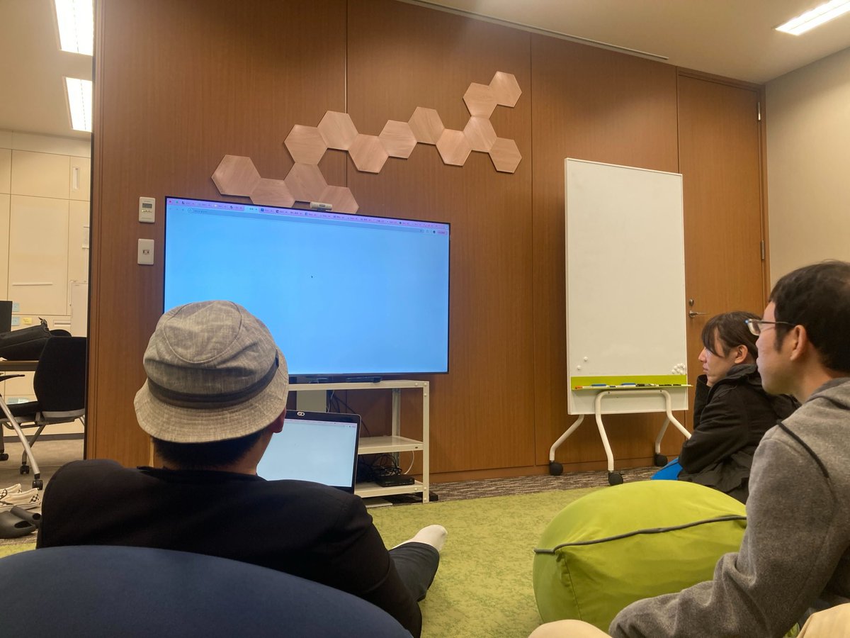 台湾のデジタル民主主義を代表するプラットフォームである “vTaiwan”のPeter 氏と意見交換を行い、台湾での取り組みについて勉強させていただきました✍️ <a href="/v_taiwan/">vTaiwan</a>