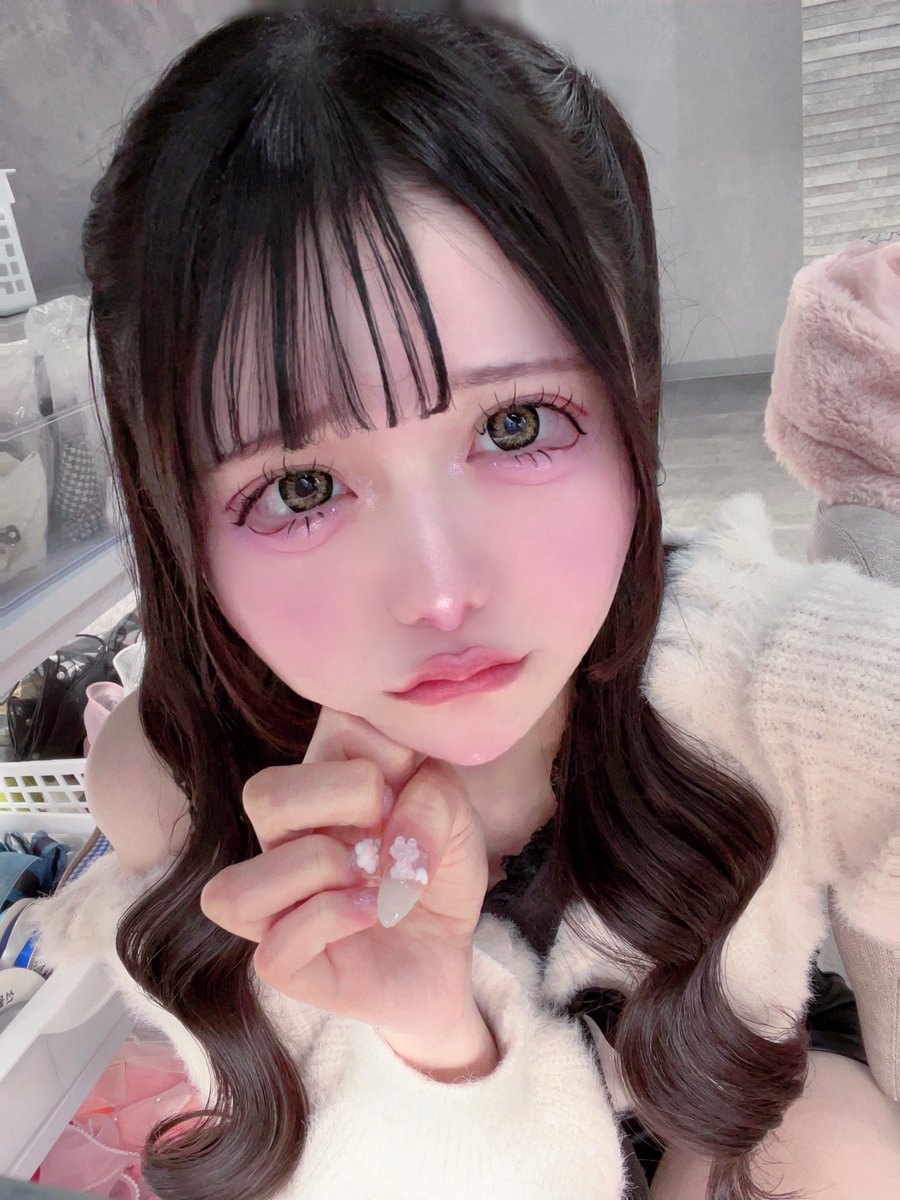 __flua0's tweet photo. 冬＿＿＿  𝑚𝑒𝑙𝑡𝑦 𝑘𝑖𝑠𝑠 ❄️🫧
 #自撮り界隈 https://t.co/IqqOIjBWrQ