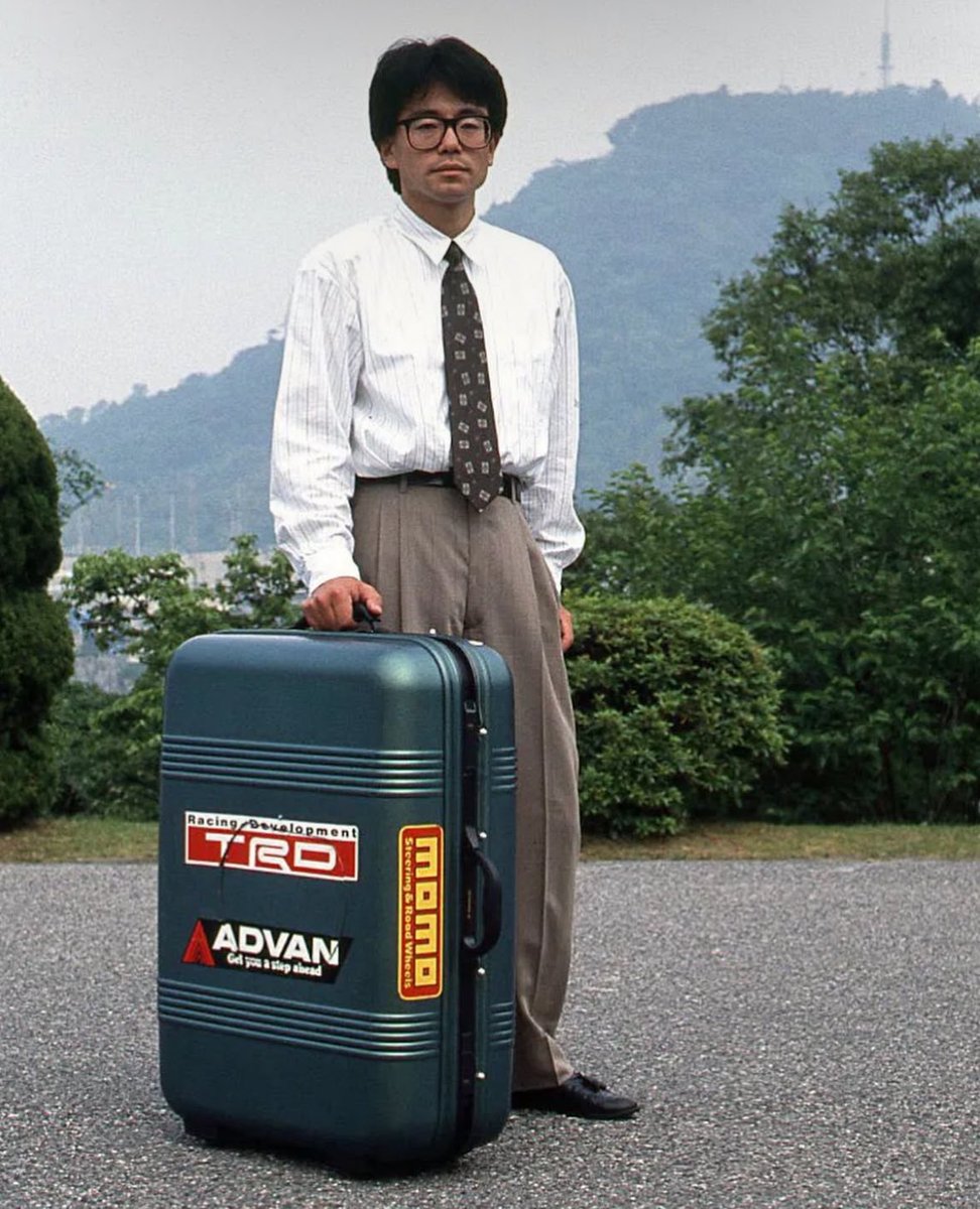Shtreetwear's tweet photo. 1991 Mazda Suitcase that Turns into a Car https://t.co/CMwQzVTsmj