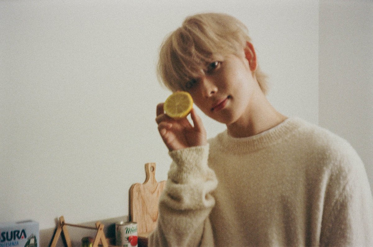 kurageprism's tweet photo. everyone go listen to siwan's new album the reason! 
it's out now!! everything sounds amazing 😭🩵 @officialysw 

🦢 https://t.co/8ySfHsJQQi https://t.co/ZPLF8eqRYy