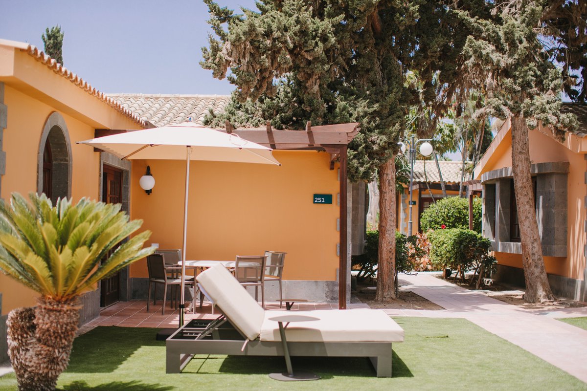 Aquí los días empiezan con sol, bicicleta y sonrisa 😎

#SuitesandVillas by <a href="/DunasHoteles/">Dunas Hotels&Resorts</a>, alojamiento oficial de la <a href="/GranCanariaBW/">Gran Canaria Bike Week</a>, es el lugar donde entrenar y explorar #GranCanaria se convierte en experiencia única 🌴

Descúbrelo 👉 bit.ly/3h3KQYo

#GCTriBikeRun