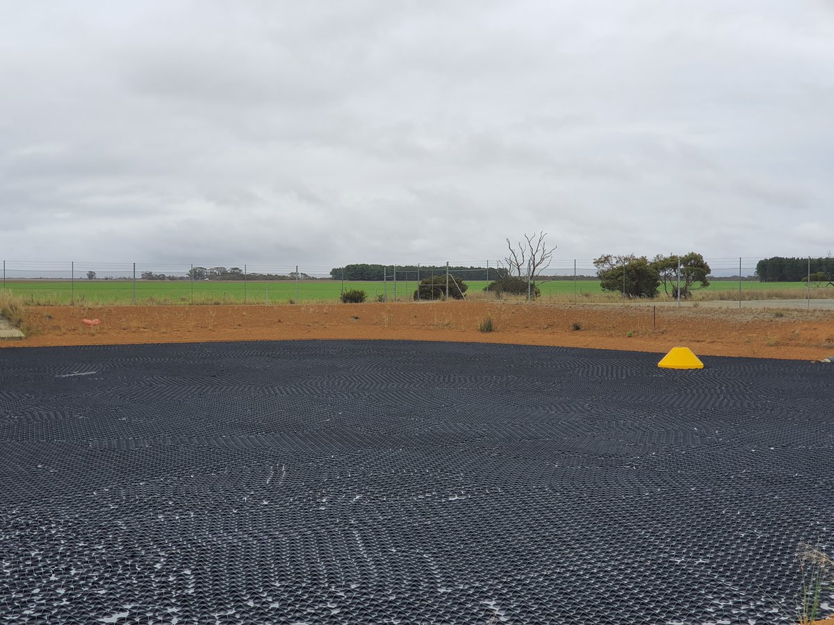 HexaCover's tweet photo. https://t.co/BsG33U7XfO

#hexacover #victoria #australia #floatingcover #floatingcovers #australianmade  #madeinaustralia #ewi
#pond #ponds #reservoirs #reservoir #tanks #waterstorage #tank #water #watersaving #watersavings #irrigation #algae #birddeterrent #hexacoveraustralia https://t.co/m4fCmEizpv