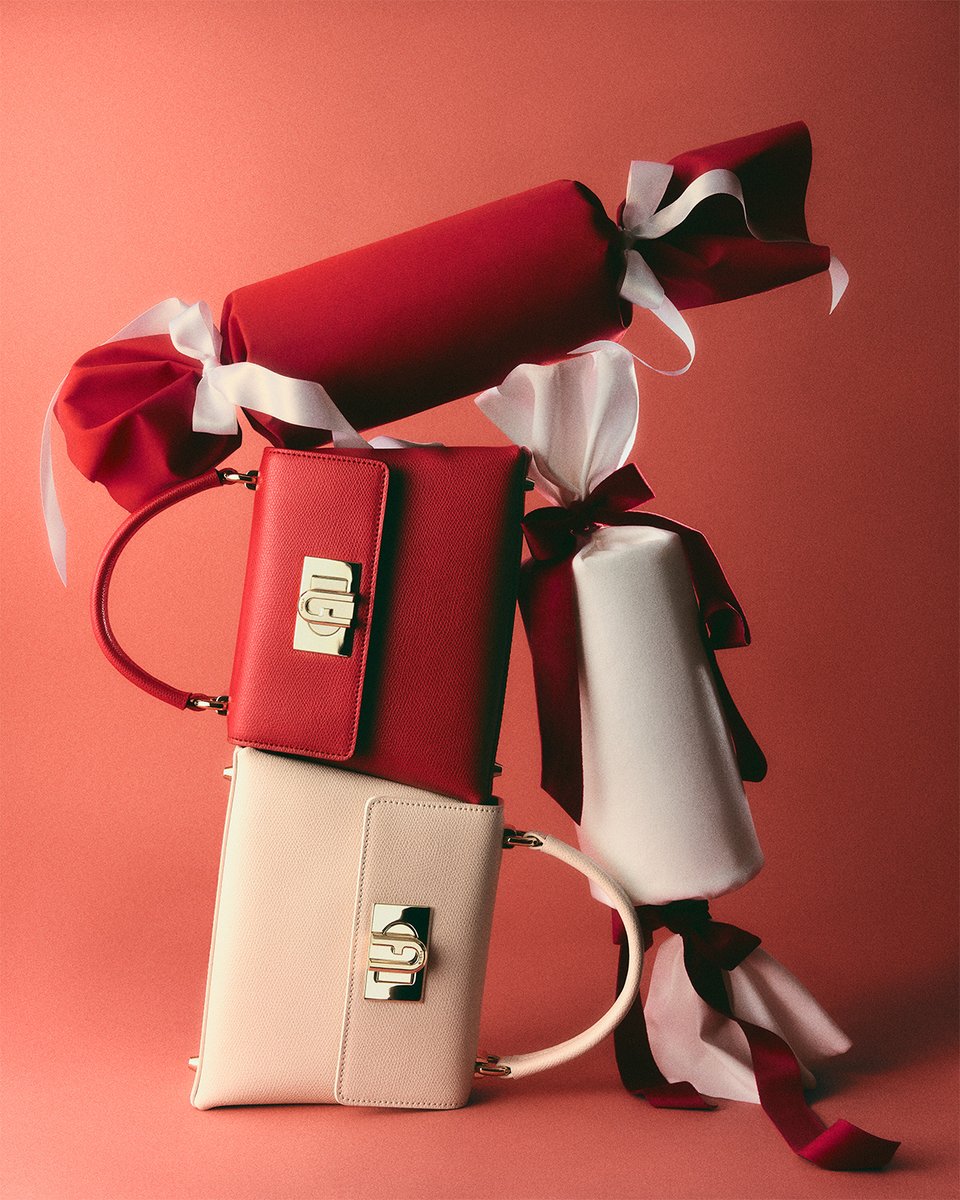 Fanofstyle's tweet photo. Nueva publicación en Fan of Style (Especial Navidad) "Escogiendo outfits para los eventos de Navidad" https://t.co/BWK2SwcRr6 #moda #Navidad #eventosnavideños #looksdefiesta #coleccióncápsula #bolsos #zapatos #complementos #estilismoperfecto #modafemenina #temporadanavideña https://t.co/TxFN9m7iwn