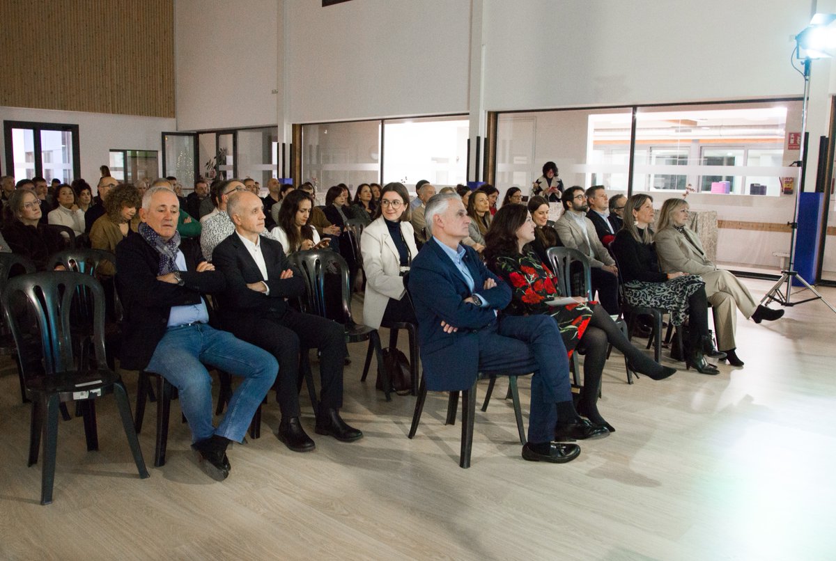 Asociación de Empresas de Júndiz tweet media