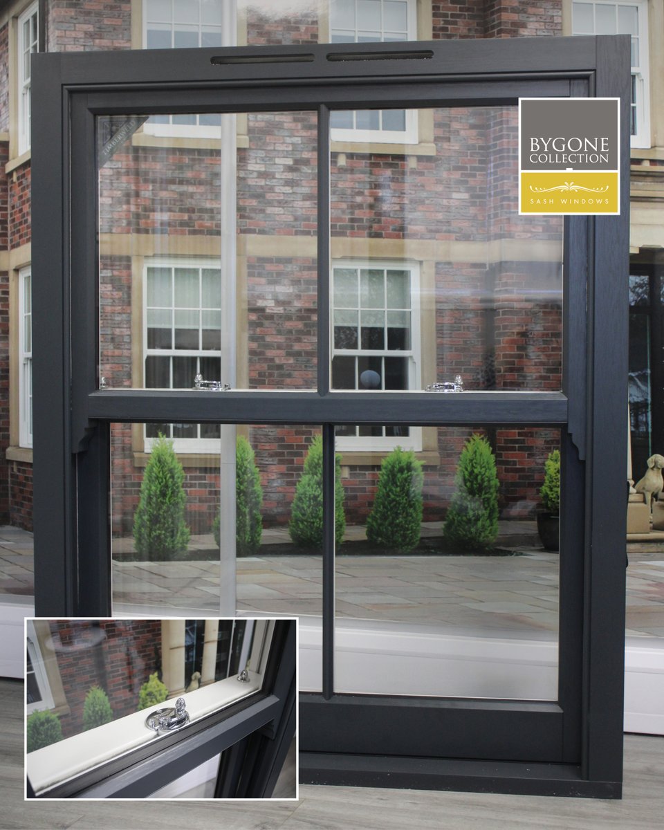 bygonewindows's tweet image. This Bygone Melody is factory-fresh and heading to Sherborne, our Master Installer. RAL 7016, black spacer, Timberweld® joints, 147mm cill, deep bottom rail &amp;amp; Acorn Chrome furniture.zurl.co/1p9RQ
#BygoneCollection #Masterframe #SashWindows