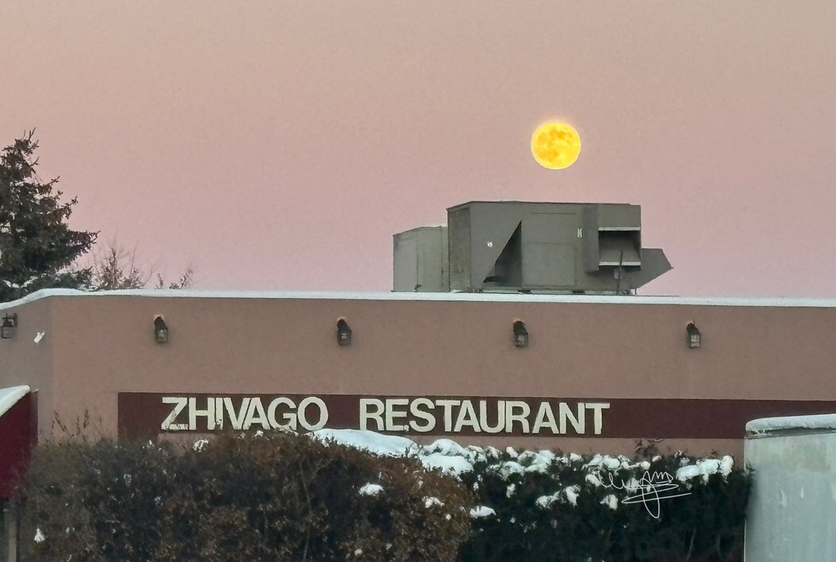 wangcharl's tweet photo. Moon tonight https://t.co/TFCeyM3uUo