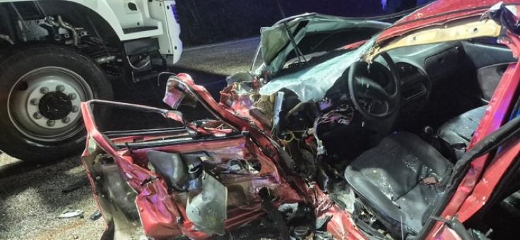 Su condena será tan solo de homicidio por imprudencia grave. 

Borracho, ha acabado con la vida de una mujer de 51 años al chocar frontalmente contra su coche en Galicia. El esposo, preocupado porque ella no volvía a casa, salió a buscarla. Cuando llegó al lugar y conoció la