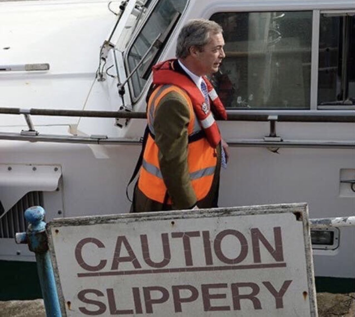 reece_dinsdale's tweet image. In Farage’s mind anything that happened in the past is now null and void.
By that thinking, all historical criminal cases/sentences, for whatever the offence, must now be pardoned or no longer pursued. 👀
Not how it works, Nige!
Once a racist…