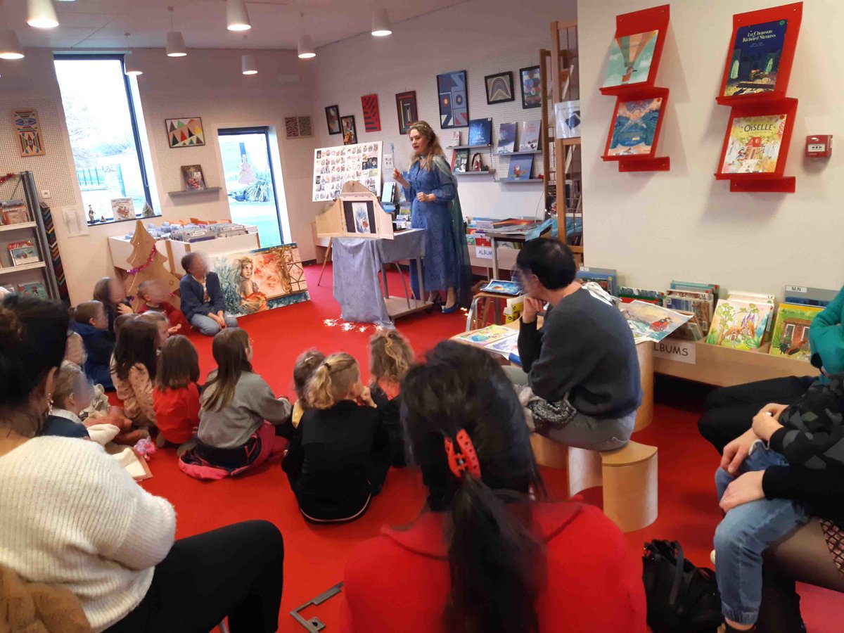luidaonline's tweet photo. Merci à la responsable de la médiathèque, Janik, pour son accueil chaleureux, et aux enfants, mes petits lutins curieux, pour leur attention ! #enseignement #gratitude #apprentissage #francaislangueetrangere #artcoaching #enseigneraveclecœur #enseignantepassionnée #fle https://t.co/Ny8NME3Vad