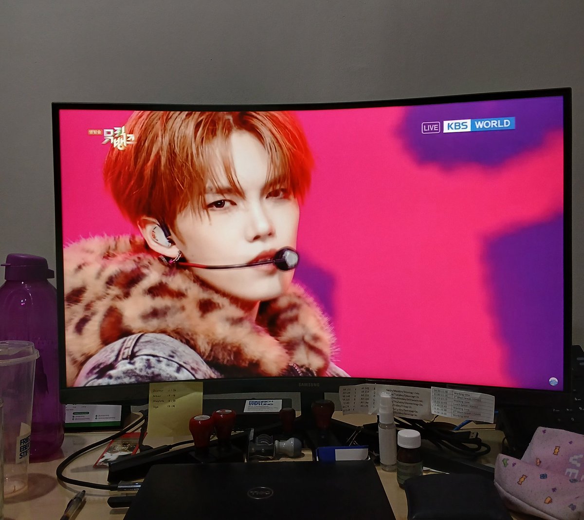 thanks to my 32inch office monitor🙂