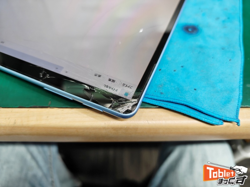 smartmax_osaka's tweet image. 今回は #Surface #Pro9 の #ディスプレイ交換 修理のご依頼頂きました
☺️当店をご利用いただき誠にありがとうございます！
画面の角部分が割れてしまい、中身が露出しかけの状態が確認できます
無事画面交換で修理完了です
#スマートまっくす
#即日修理