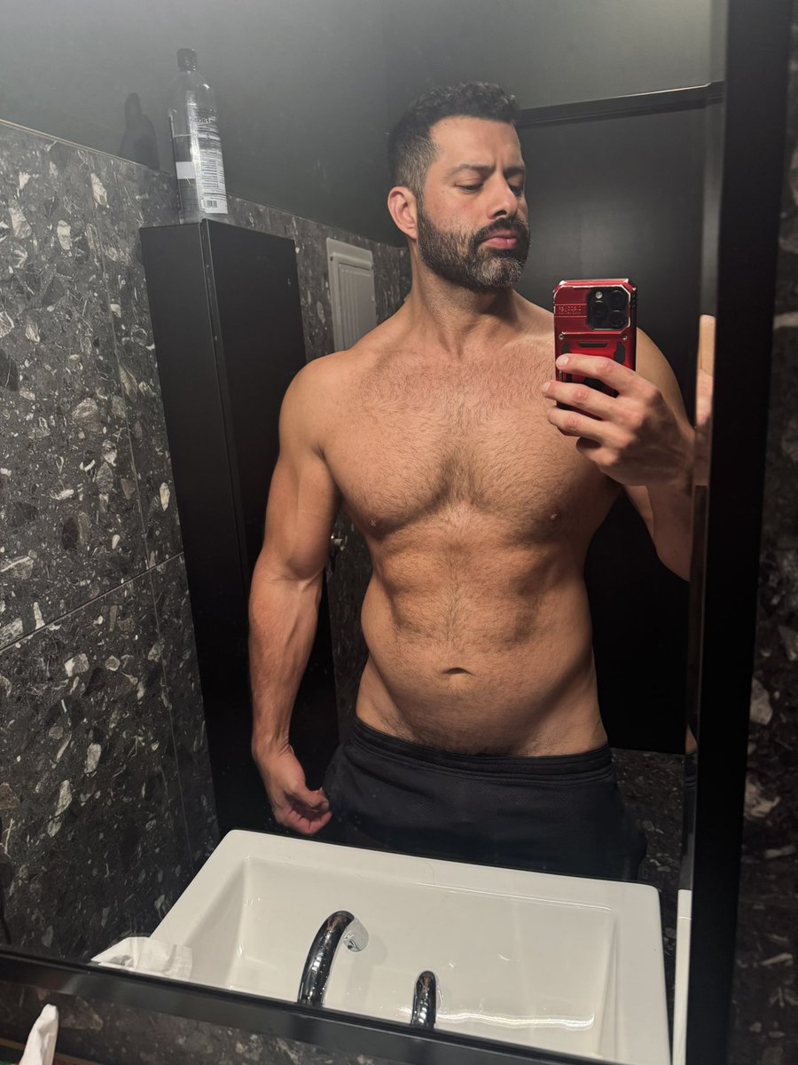 lordizacdj's tweet photo. Front or back? https://t.co/lctdpSIWQw