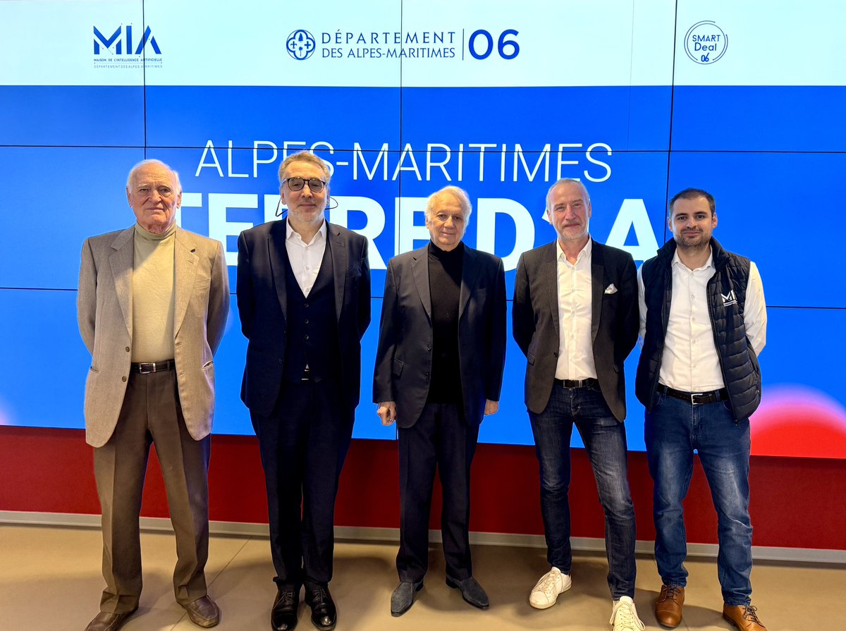 Maison_IA's tweet image. Découverte de la @Maison_IA pour @BernardBenhamou (@SouveraineteNum), @JeanMarieCAVADA (@iDFRights) en compagnie de @DavidSimplot en amont de notre dernière #IADates ce soir à @antibes_jlp. 

Dernières places ici : shorturl.at/22e74

#DigitalSovereignty #MaisonIA #OsezLIA